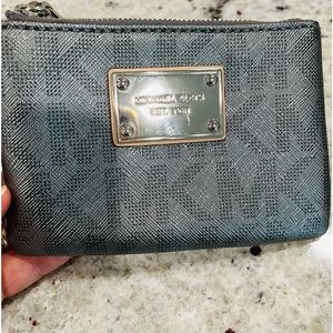 Authentic MK wristlet in great condition